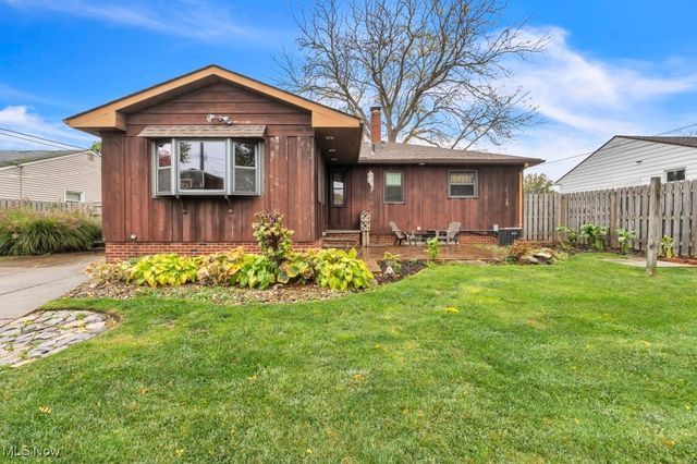 10620 Aaron Drive, Parma, OH 44130