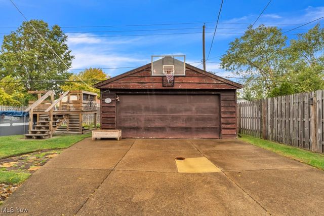 10620 Aaron Drive, Parma, OH 44130