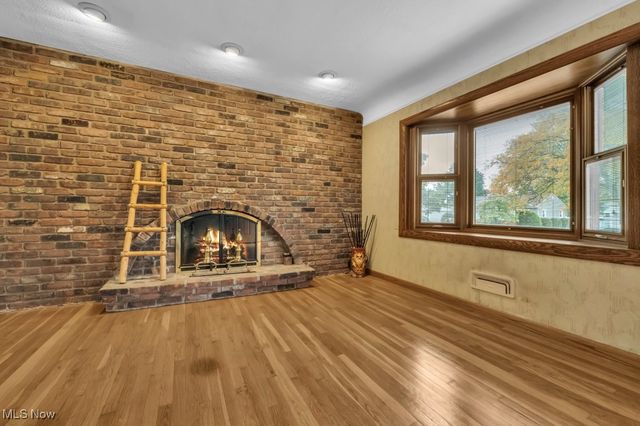 10620 Aaron Drive, Parma, OH 44130