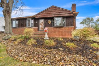 10620 Aaron Drive, Parma, OH 44130