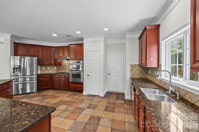 9513 Seamill Road, Charlotte, NC 28278