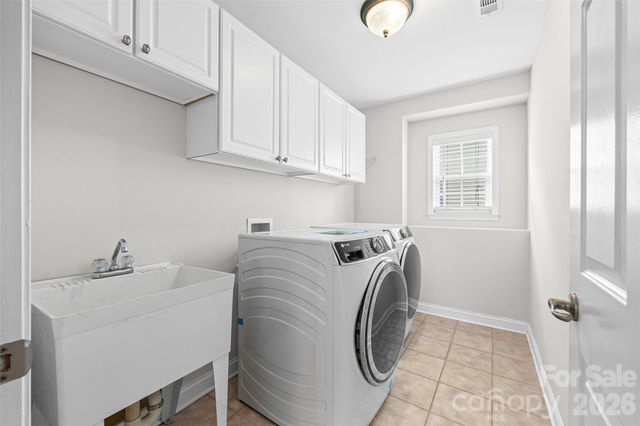 9513 Seamill Road, Charlotte, NC 28278