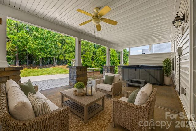 9513 Seamill Road, Charlotte, NC 28278