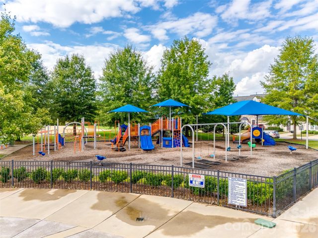 9513 Seamill Road, Charlotte, NC 28278