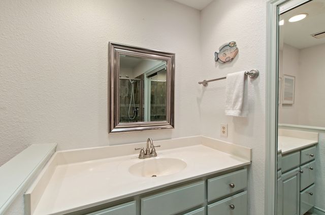120 Los Peces, Gun Barrel City, TX 75156