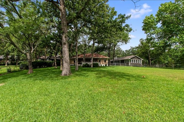 120 Los Peces, Gun Barrel City, TX 75156