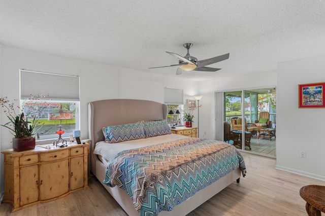 7336 LAKE MEADOW Way 202, Boynton Beach, FL 33437