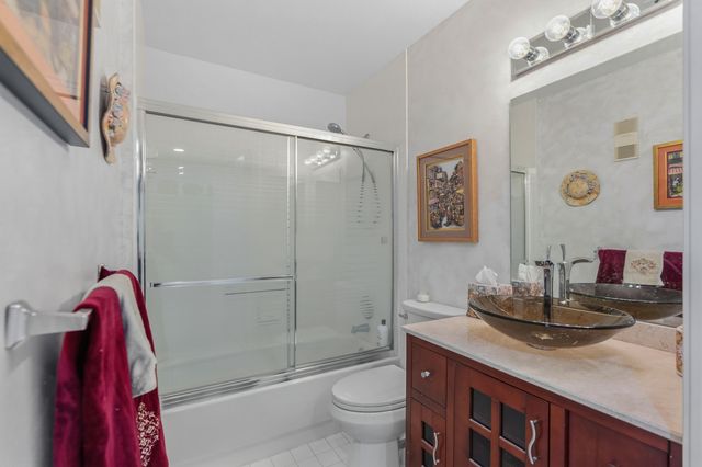 7336 LAKE MEADOW Way 202, Boynton Beach, FL 33437