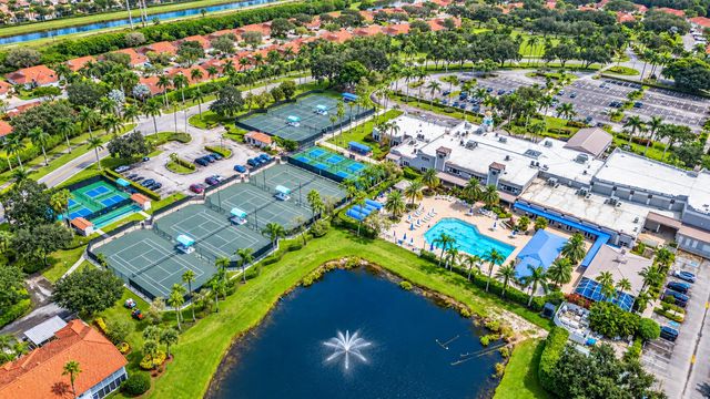 7336 LAKE MEADOW Way 202, Boynton Beach, FL 33437