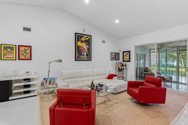 7336 LAKE MEADOW Way 202, Boynton Beach, FL 33437