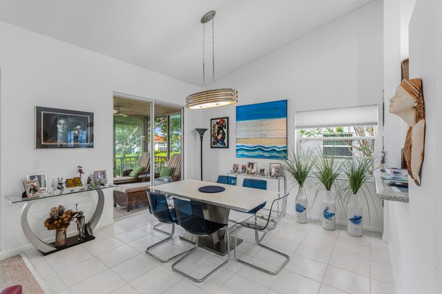 7336 LAKE MEADOW Way 202, Boynton Beach, FL 33437