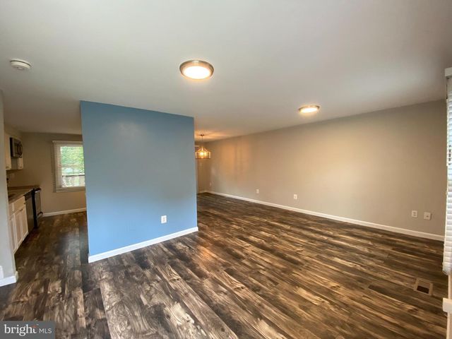 8593 FAIRFAX ST, Manassas, VA 20110