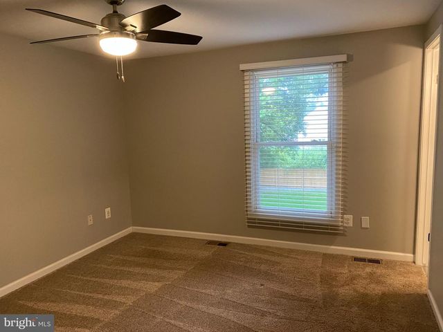 8593 FAIRFAX ST, Manassas, VA 20110