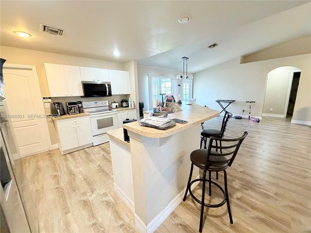 3625 NE 19 Place, Cape Coral, FL 33909