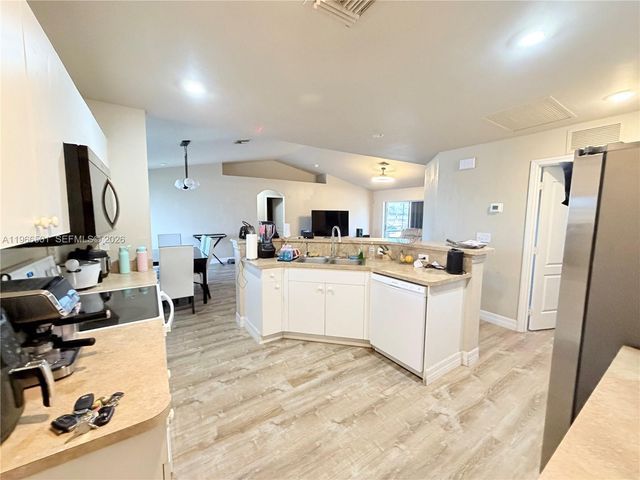 3625 NE 19 Place, Cape Coral, FL 33909