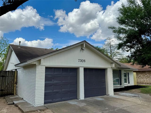 7306 Log Hollow Drive, Houston, TX 77040