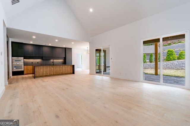 6004 Hemingway Lane, Gainesville, GA 30506