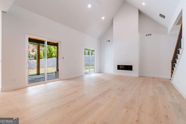 6004 Hemingway Lane, Gainesville, GA 30506