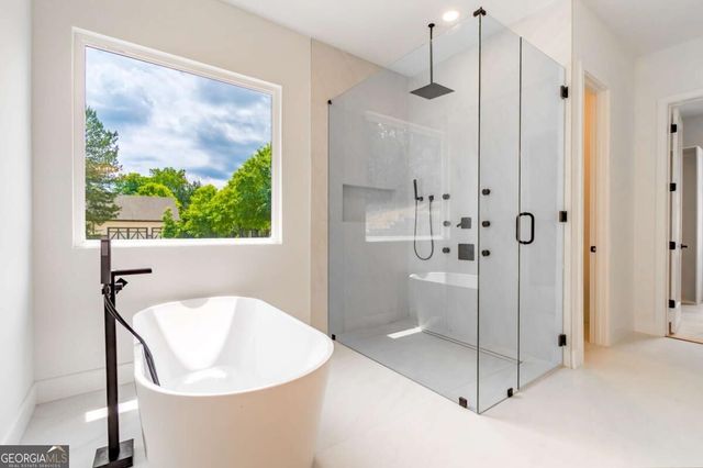 6004 Hemingway Lane, Gainesville, GA 30506