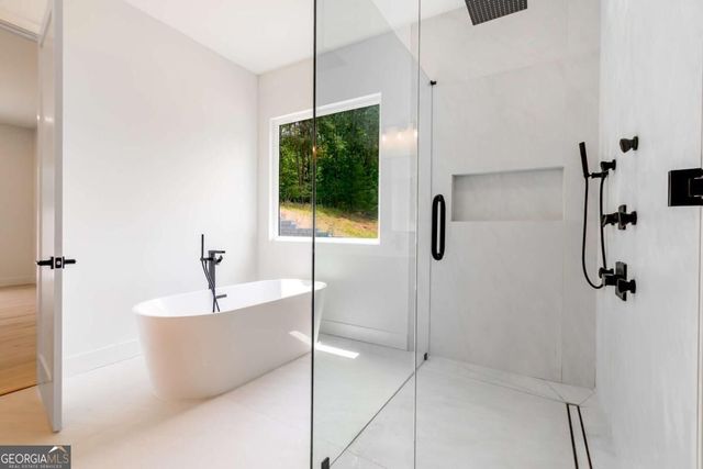 6004 Hemingway Lane, Gainesville, GA 30506