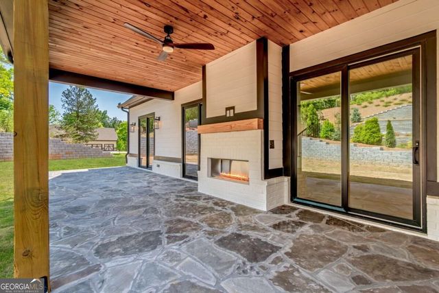 6004 Hemingway Lane, Gainesville, GA 30506