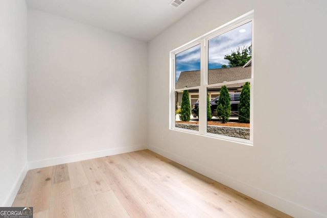 6004 Hemingway Lane, Gainesville, GA 30506