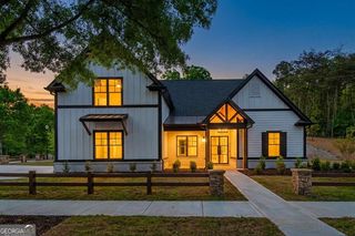 6004 Hemingway Lane, Gainesville, GA 30506
