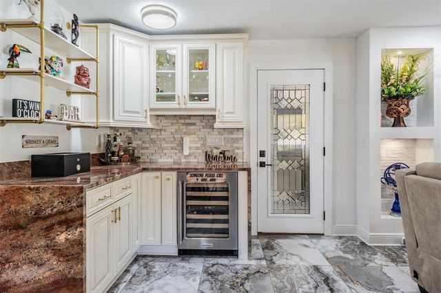 6907 W CREEK DRIVE, Tampa, FL 33615