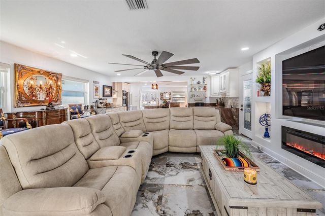 6907 W CREEK DRIVE, Tampa, FL 33615