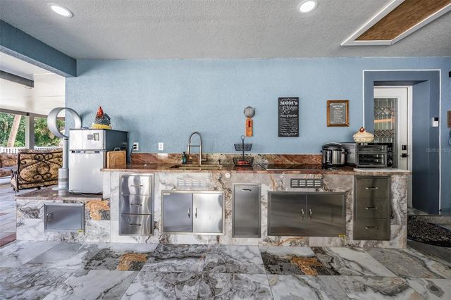 6907 W CREEK DRIVE, Tampa, FL 33615