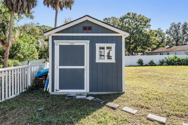 6907 W CREEK DRIVE, Tampa, FL 33615