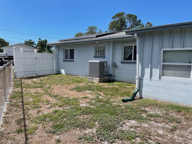 5833 MCKEE LAKE DRIVE N, St Petersburg, FL 33709