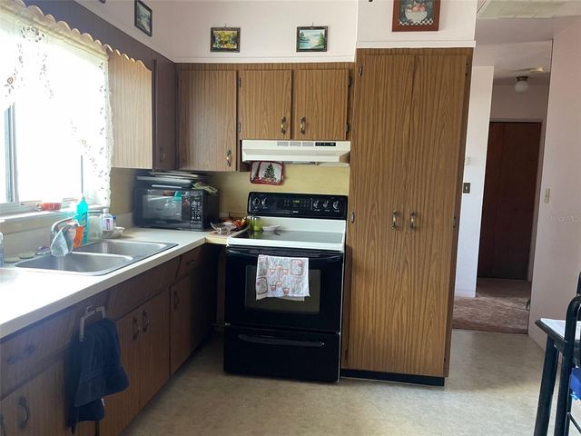 5833 MCKEE LAKE DRIVE N, St Petersburg, FL 33709