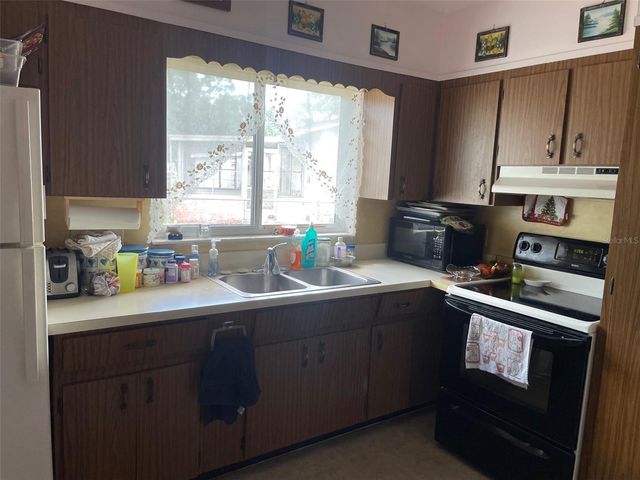 5833 MCKEE LAKE DRIVE N, St Petersburg, FL 33709