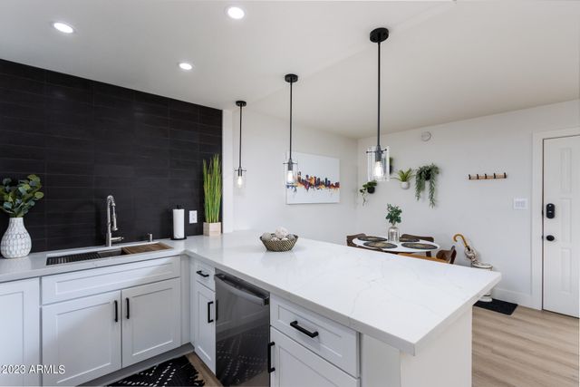 8649 E Royal Palm Road 121, Scottsdale, AZ 85258