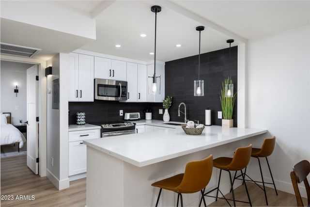 8649 E Royal Palm Road 121, Scottsdale, AZ 85258