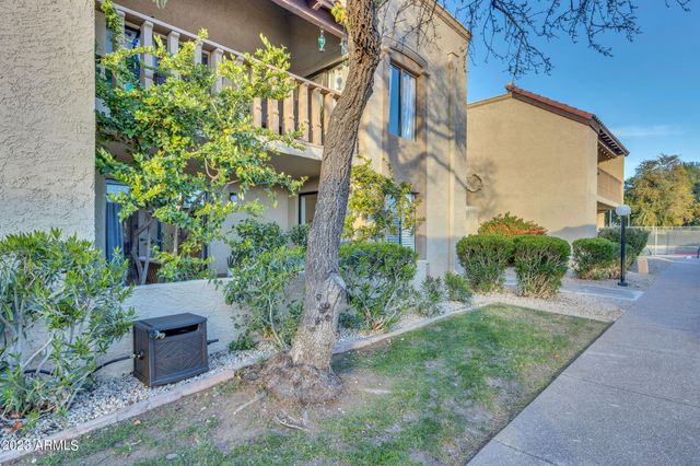 8649 E Royal Palm Road 121, Scottsdale, AZ 85258