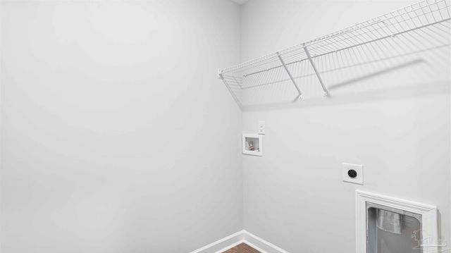 2063 Wiregrass St, Navarre, FL 32566