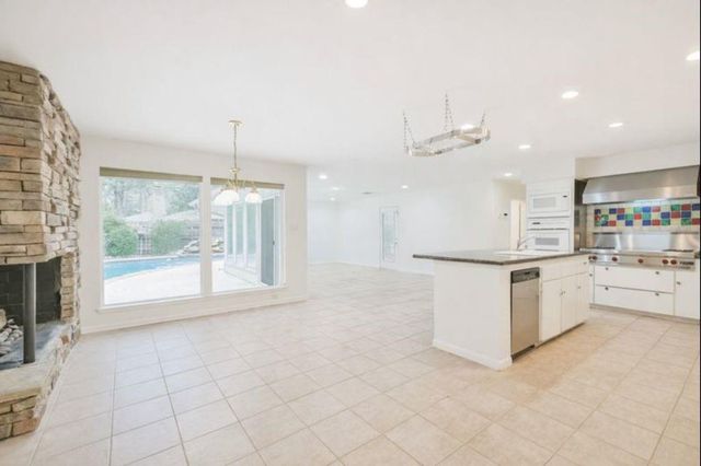 5502 Olympia Fields Lane, Houston, TX 77069