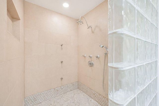 5502 Olympia Fields Lane, Houston, TX 77069