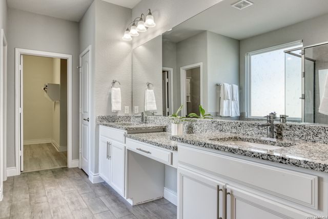 7610 Desperado Way, Boerne, TX 78015