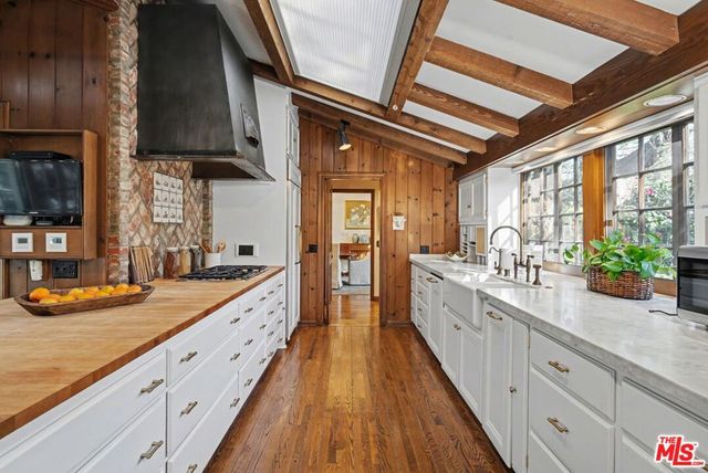 13041 Evanston Street, Los Angeles, CA 90049