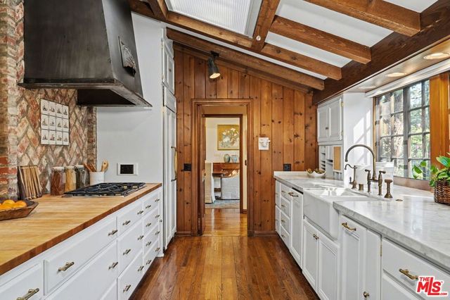 13041 Evanston Street, Los Angeles, CA 90049