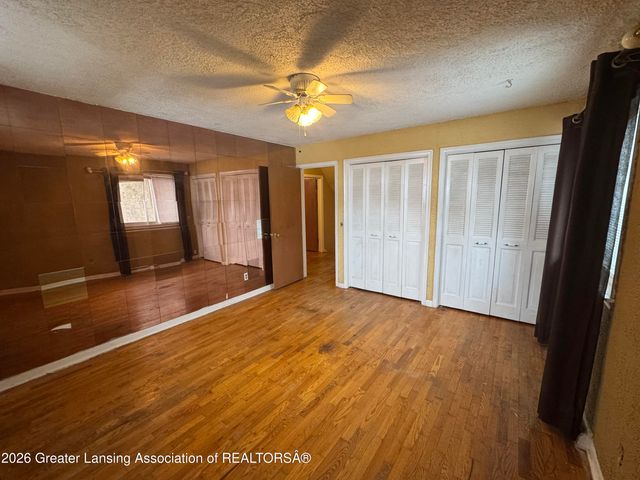 3824 Schlee Street, Lansing, MI 48910