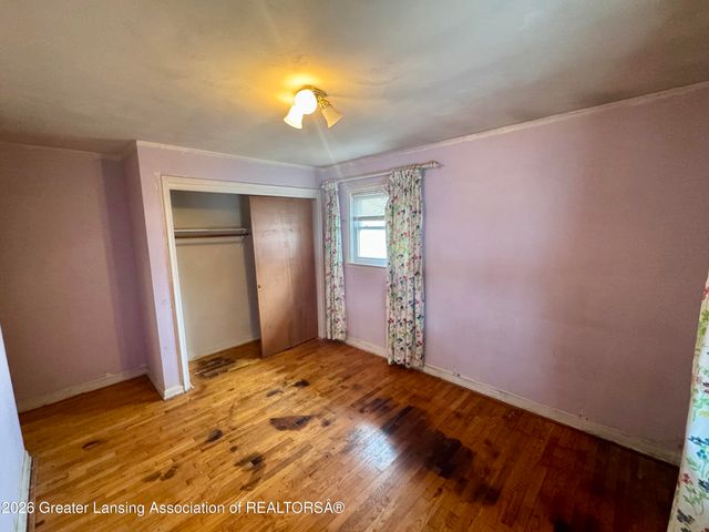 3824 Schlee Street, Lansing, MI 48910