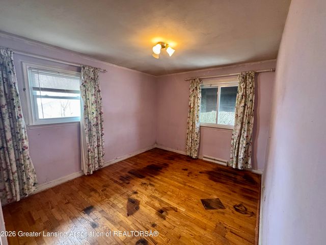 3824 Schlee Street, Lansing, MI 48910