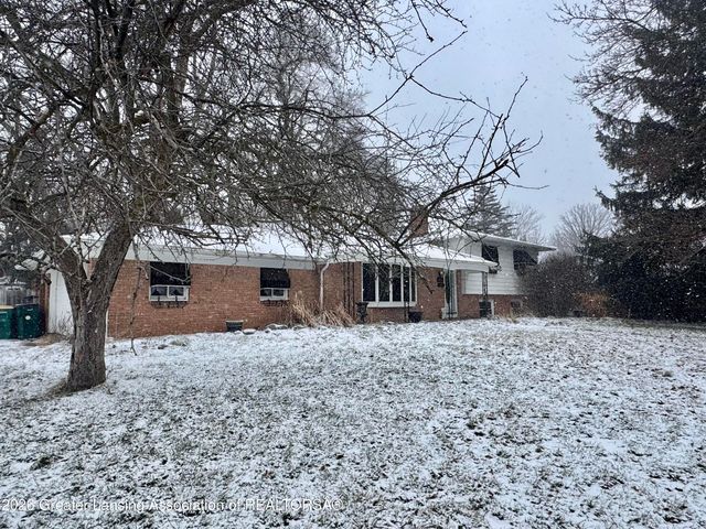 3824 Schlee Street, Lansing, MI 48910