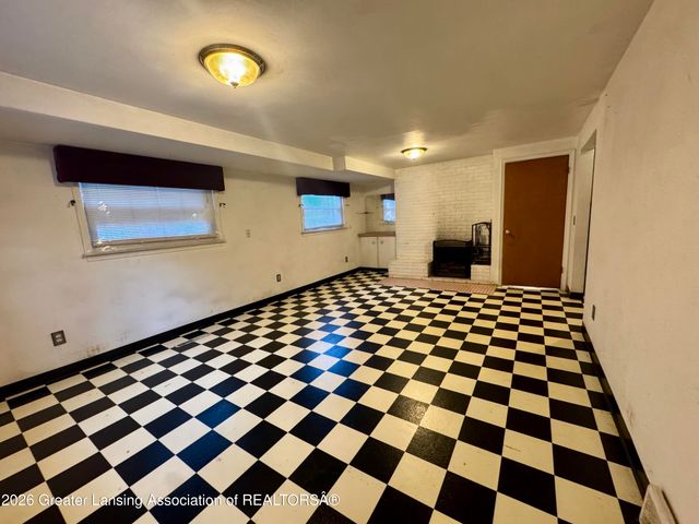 3824 Schlee Street, Lansing, MI 48910