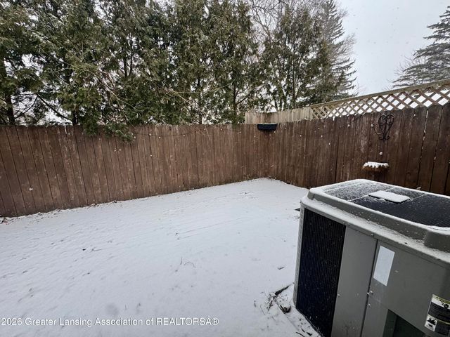 3824 Schlee Street, Lansing, MI 48910