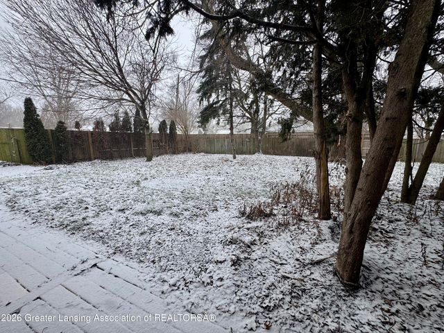 3824 Schlee Street, Lansing, MI 48910